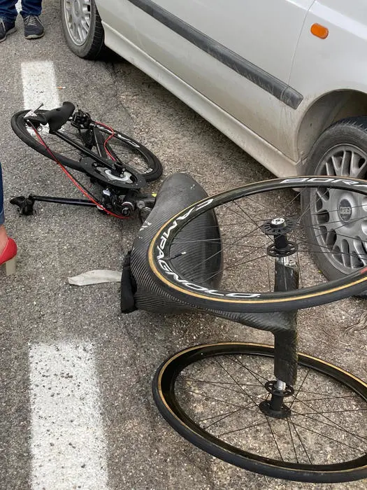 foto della handbike di Zanardi - le ha mandate YQE