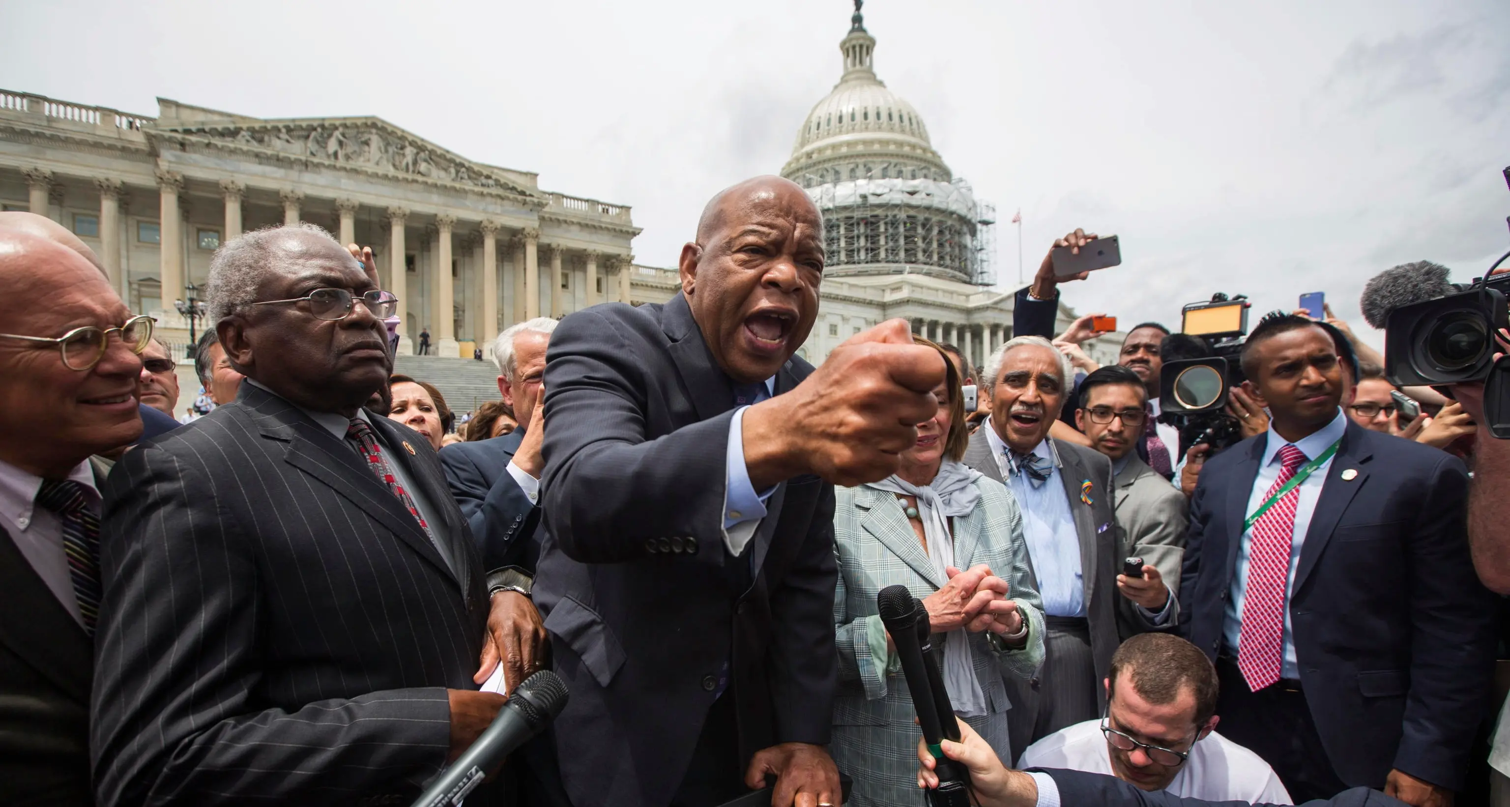 L'America piange John Lewis: marciò con Martin Luther King nella lotta per i diritti civili