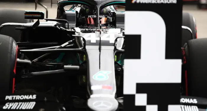 F1: Hamilton pole numero 90 in Ungheria, risveglio Ferrari