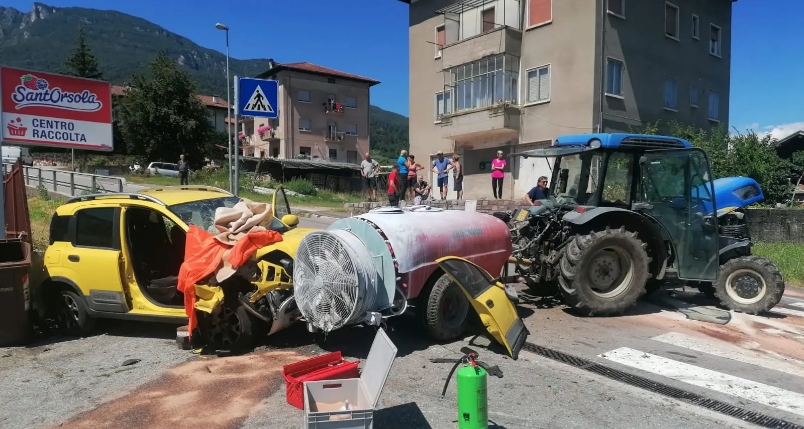 Spettacolare scontro a Susà: Panda contro l'atomizzatore due persone ferite