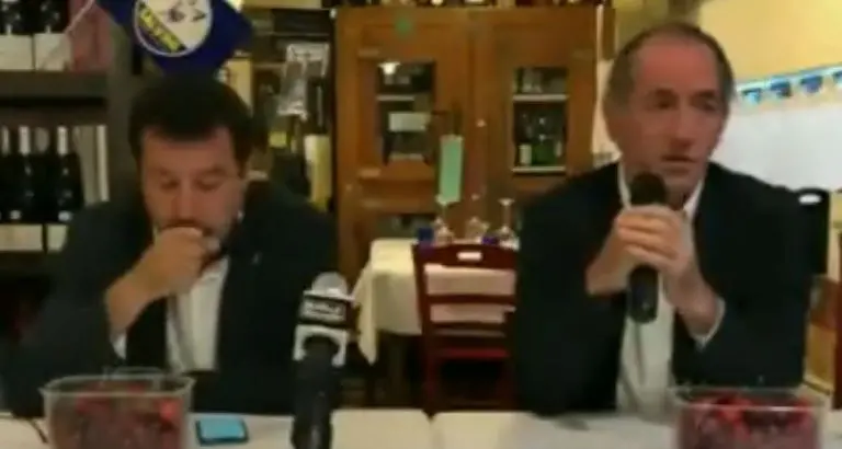 Bimbi morti in ospedale: Zaia parla dell'inchiesta Salvini sgranocchia ciliegie