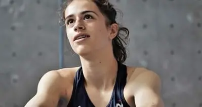 Lutto nell'arrampicata Precipita Luce Douady, 16 anni Ad Arco vinse il mondiale boulder