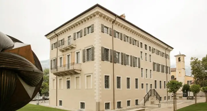Palazzo Sichardt, bar all’asta Domande entro il 10 luglio