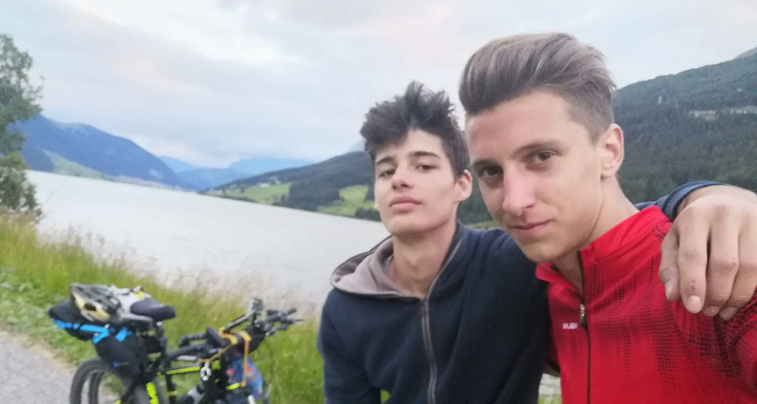 Da Trento a Praga in bicicletta in quattro giorni: ecco la storia ( e gli incidenti) di due diciassettenni