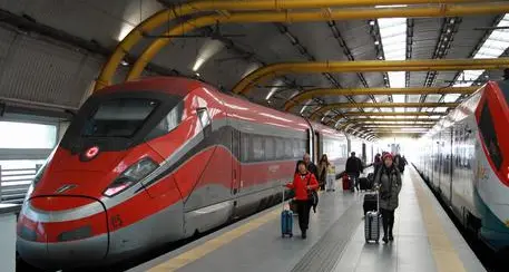 Trenitalia: nuova app, self check-in e conta posti