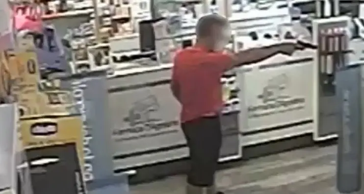 Il rapinatore di farmacie tradito dal tatuaggio