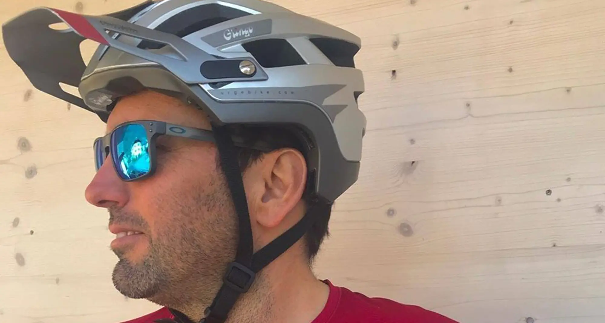 Si chiamava Andrea Rosetti, di Dimaro, il 42enne morto all'alba nello schianto a Mastellina: era istruttore di snowboard e mountain bike