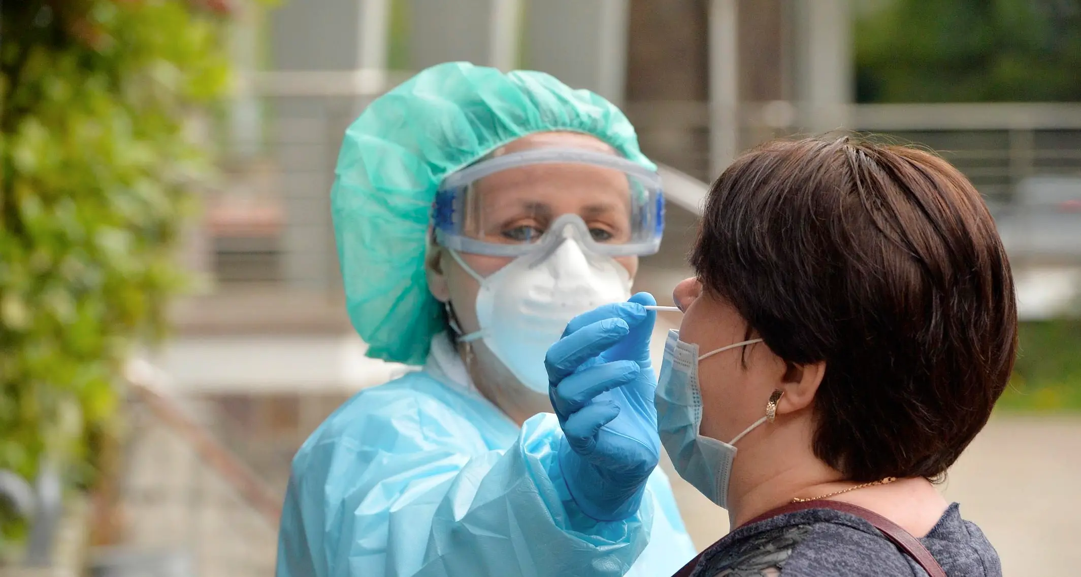 Coronavirus: domani tampone a tutti i 60 lavoratori della ditta Bartolini a Rovereto dove è stato individuato un focolaio