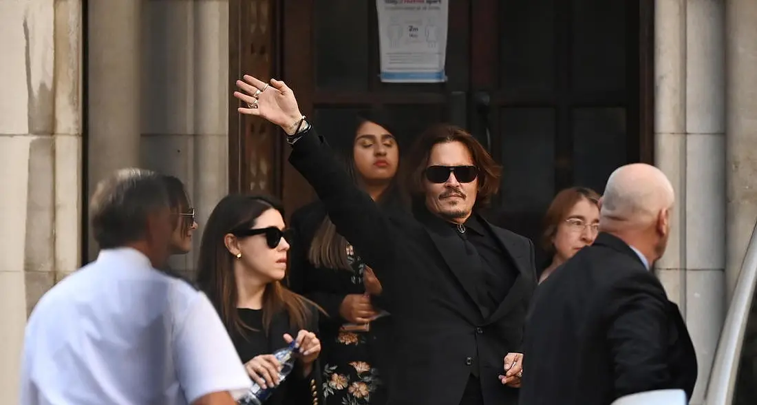 Amber Heard accusa Depp «Violenze e droga, temevo che mi avrebbe ammazzata»