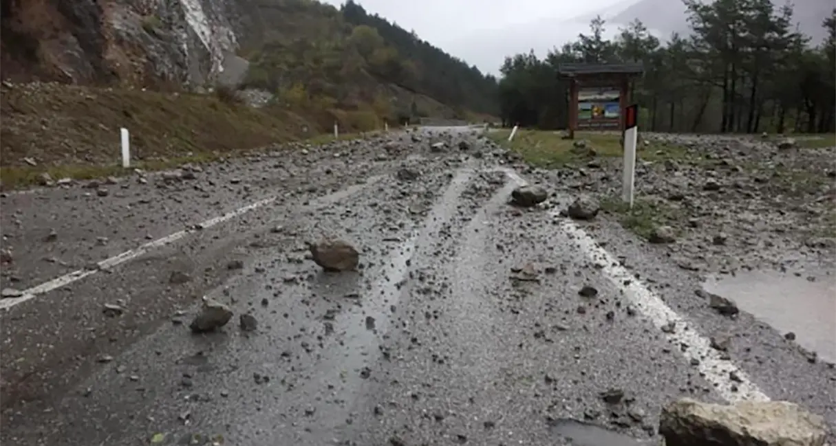 Riaperta la strada di Nembia, ma i problemi rimangono sempre