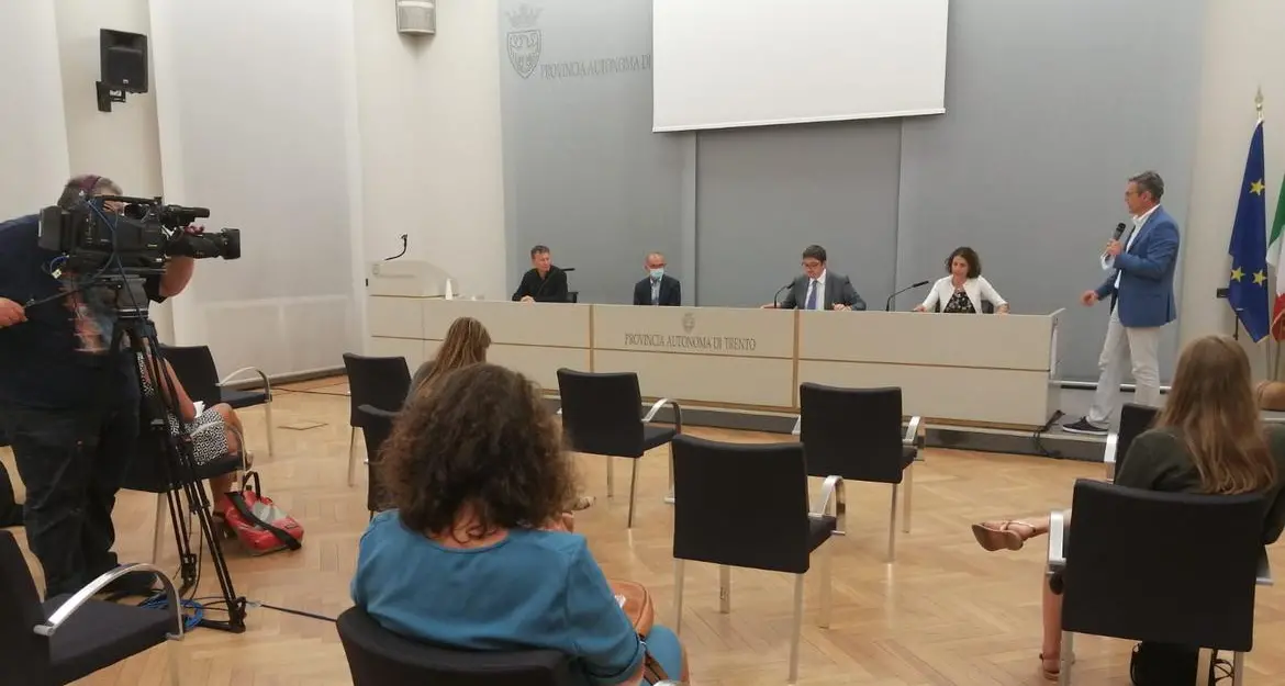 Covid: i focolai a Rovereto e Pergine 20 nuovi casi, ma si va avanti con i tamponi Fugatti: \"Numeri che non devono spaventare\"