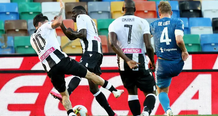 La Juve perde 2-1 con l'Udinese ed è costretta a rinviare la festa per lo scudetto