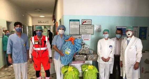 Dal Comune di Cavalese uova e dolci per il personale dell'ospedale di Fiemme