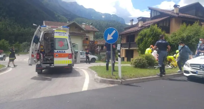 Incidente nei pressi di Dimaro Ciclista investito da un'auto