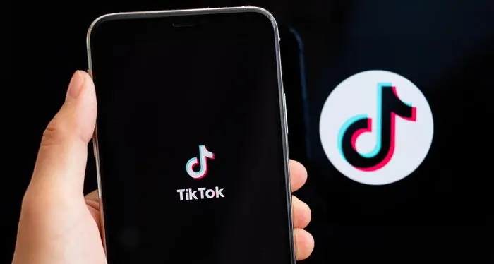 Prova estrema su Tik Tok: bimba di 10 anni in coma per la \"challenge\" del social