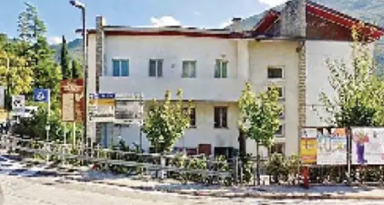 San Michele all'Adige: giù la vecchia scuola la piazza cambierà volto