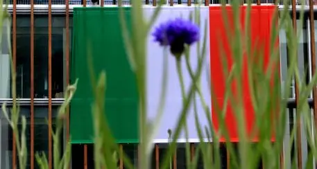Risale in Italia la curva dei contagi I morti sono oltre 8mila