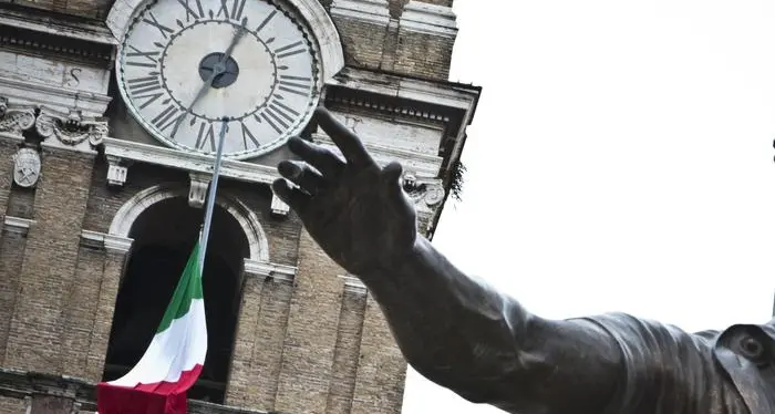 Virus: il 31 marzo bandiera a mezz'asta in tutta Italia