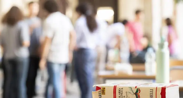 Scuola, firmata l'ordinanza Ecco come sarà la maturità Terza media, solo la tesina
