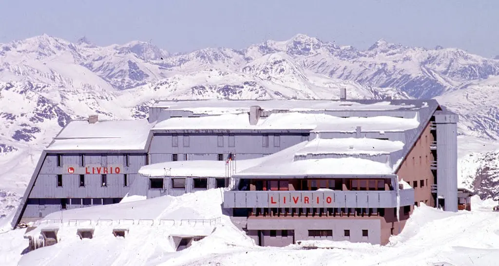 Raduno degli azzurri di sci allo Stelvio: due positivi Covid, stop allenamenti e tamponi a 160