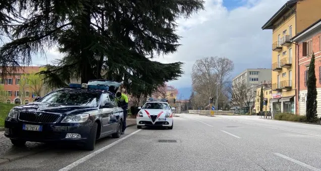 La Polizia locale di Trento fa 14 multe e scopre due intrusi notturni alle \"Manzoni\"