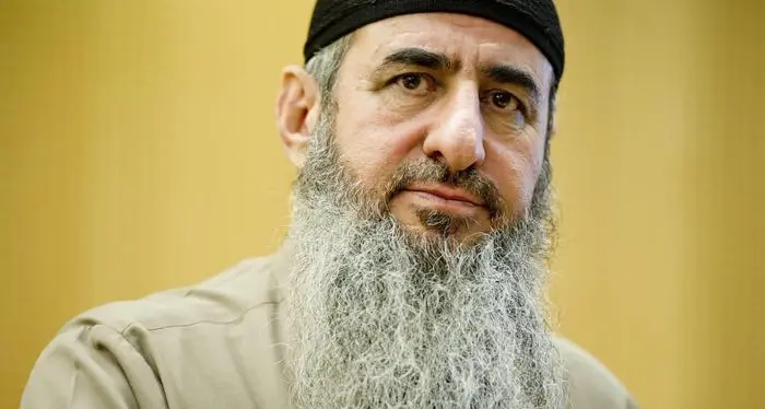 Il mullah Krekar estradato dalla Norvegia a Rebibbia per terrorismo internazionale