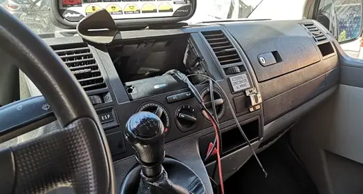 Trento, i ladri devastano l'ambulanza parcheggiata dal gommista: «Un atto vile»