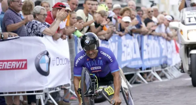 Tokyo 2020, giochi rinviati E Zanardi: «Una notizia che mi taglia le gambe...»
