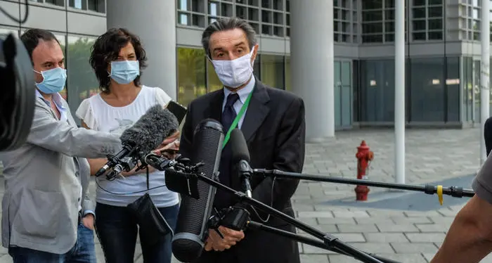«Smania di riaprire, la Lombardia aggiusta i dati covid»: è scontro fra Regione e fondazione Gimbe