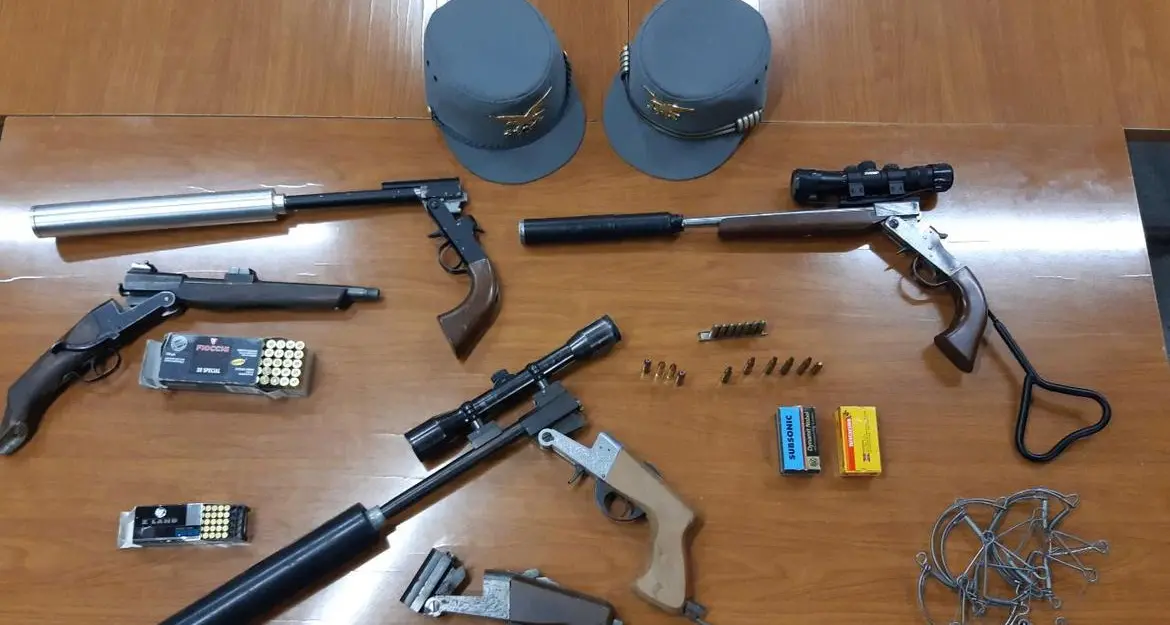 Sgominata rete del bracconaggio, trovate armi illegali Diversi arresti e numerose denunce in tutto il Trentino L'indagine dei forestali provinciali è partita un anno fa