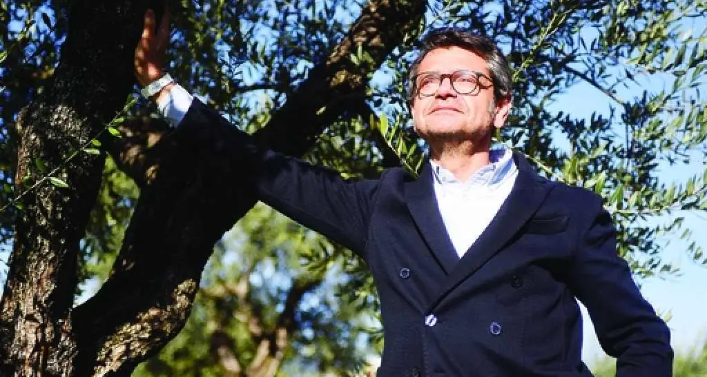 Ora c'è bisogno di lavoro Sì ai negozi la domenica. Intervista con Andrea Segrè