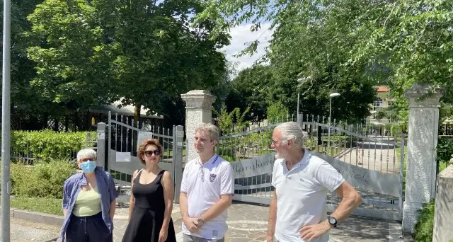 RSA, la protesta dei parenti «Adesso basta, fateci vedere i nostri cari all'aperto»'