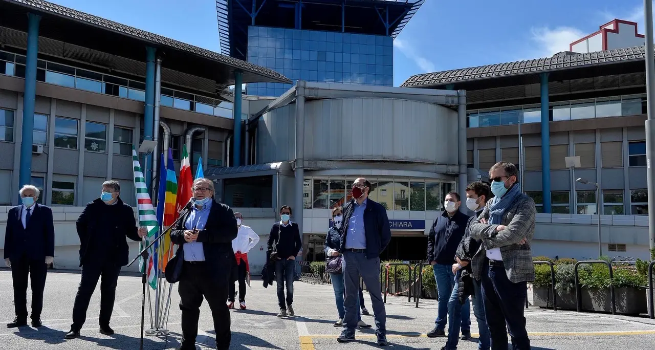 Primo maggio all'insegna dei lavoratori in prima linea