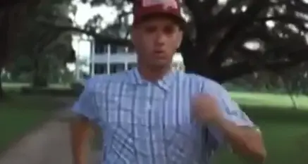 Il Forrest Gump \"alla trentina\" corre e spopola sui social dopo l'ordinanza di Fugatti - VIDEO
