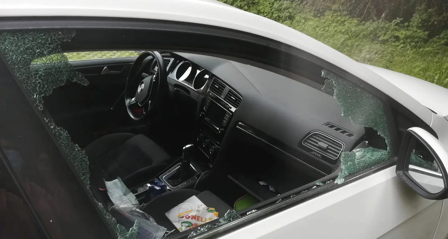 Ladri in azione a S. Rocco: furto in un'auto in sosta spariti borsa e portafoglio