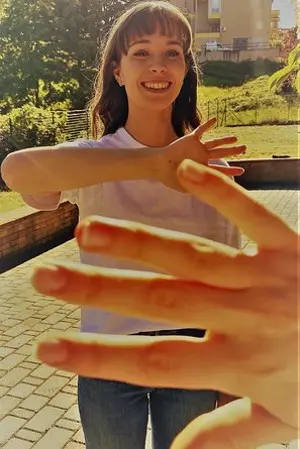 Salutiamoci bene: abbracciare con lo sguardo