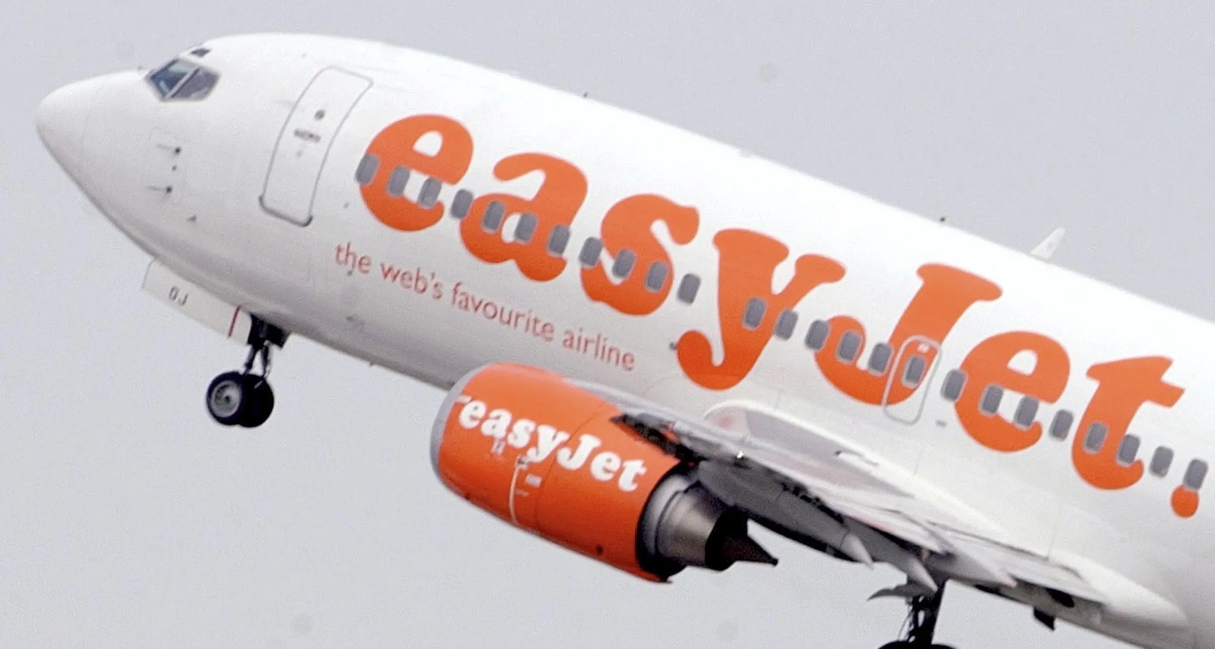Assalto cyber ad EasyJet: rubati i dati di 9 milioni di clienti (e carte di credito)
