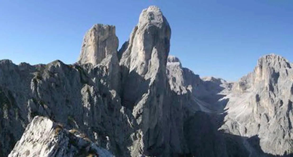 Primiero, crollo nelle Pale Colpite le torri del Cimerlo