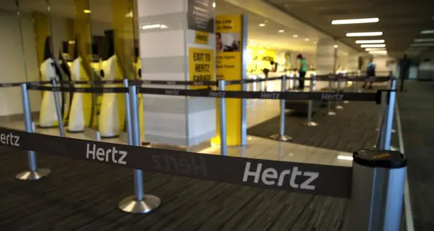 Il colosso dell'autonoleggio Hertz dichiara bancarotta