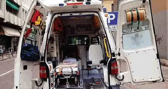 52enne trovato morto in casa Si sospetta una overdose