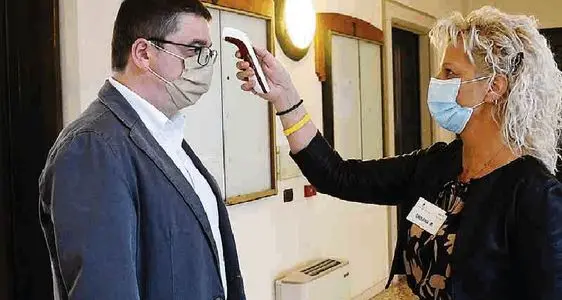 +++ COVID: FUGATTI POSITIVO +++ contagiati anche Gottardi e Spinelli la giunta lavora in via telematica