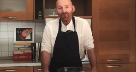 #iorestoacasa: con Alfio Ghezzi impariamo a fare i biscotti - Video