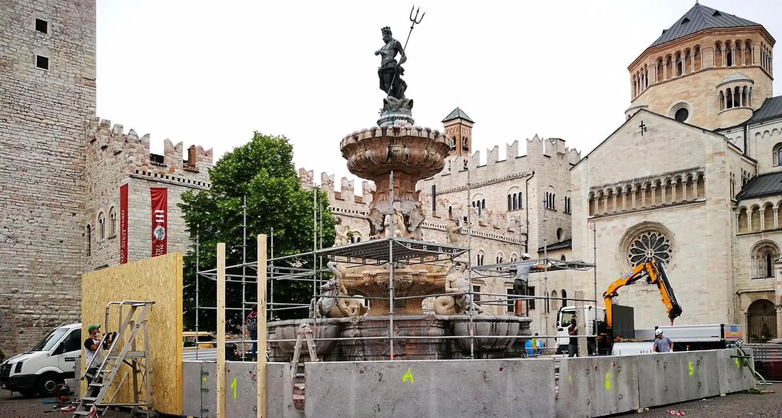 Fontana del Nettuno: al via i lavori di restauro si sta allestendo il cantiere