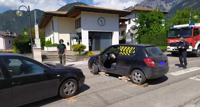 Livo, scontro tra due auto: feriti i due conducenti