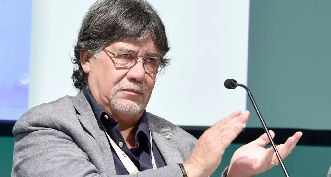 Le librerie riaprono oggi con Sepulveda in vetrina