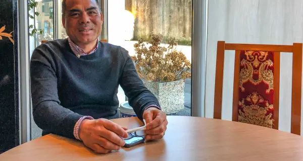 Il titolare del ristorante cinese dona 2.000 mascherine per forze dell'ordine e Rsa