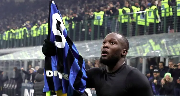 Coronavirus, Lukaku dona 100 mila euro