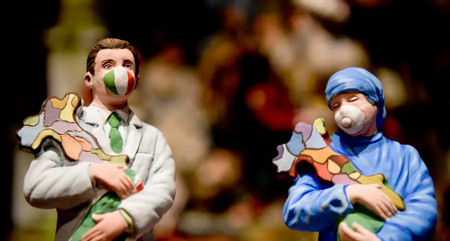 Medici e infermieri nel presepe napoletano