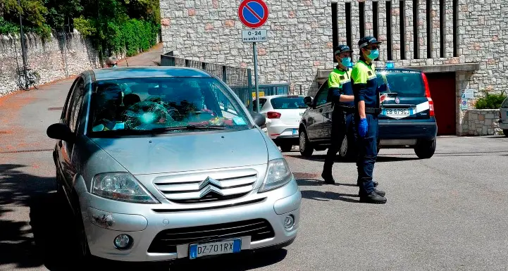 Pedone investito da un'auto gravissimo a Trento: l'incidente davanti ai Cappuccini