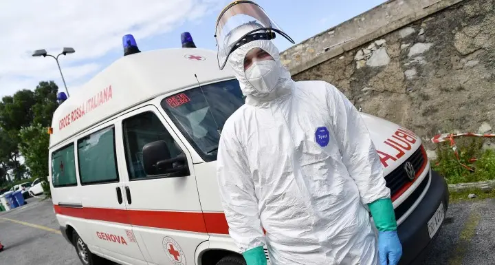 Il capo dei 118 italiani: «I tamponi? Moltissimi i casi di negativi che avevano il virus»